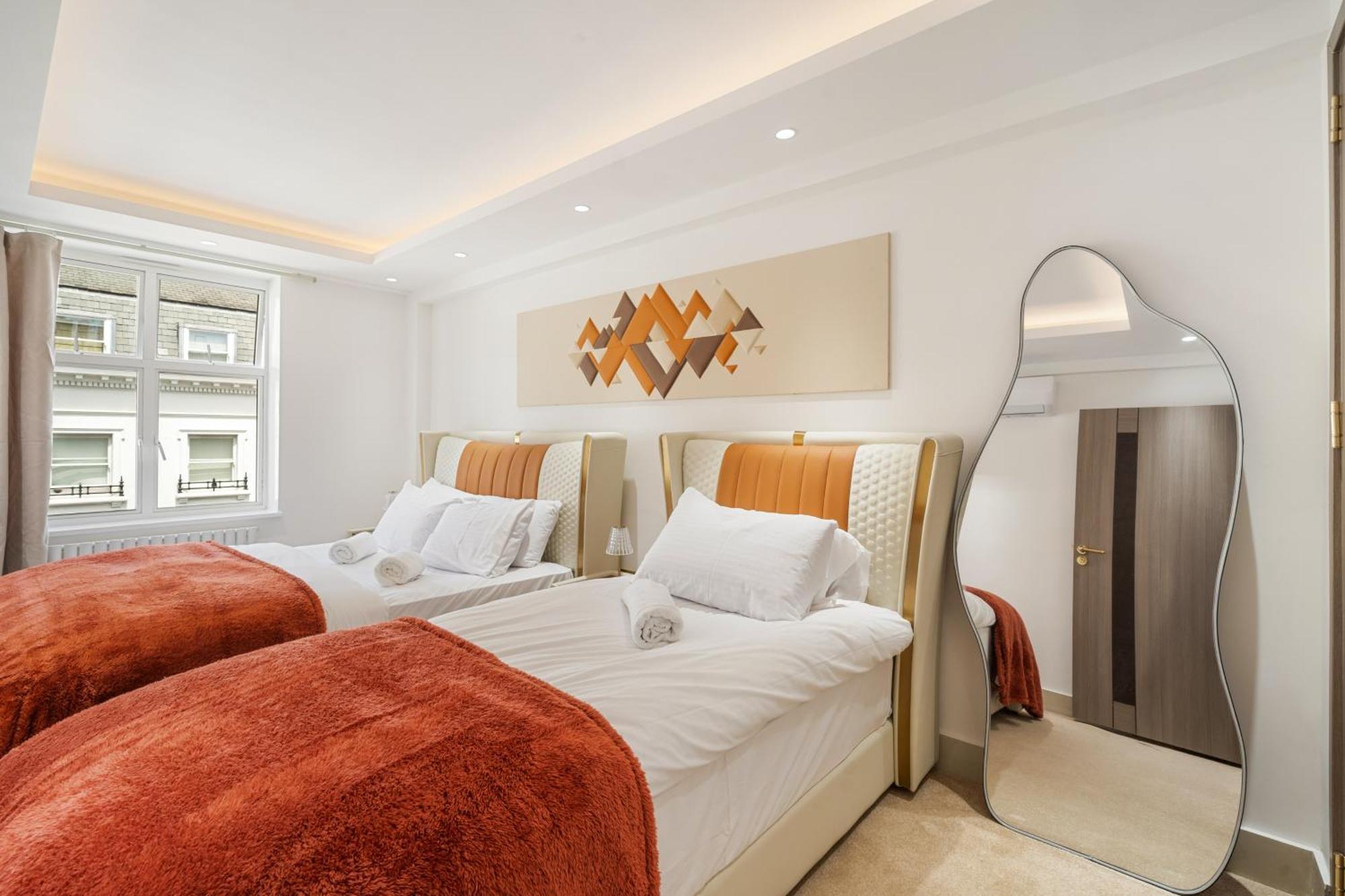 Prime Mayfair Luxury Stunning 2 Bedroom H12 Apartment London