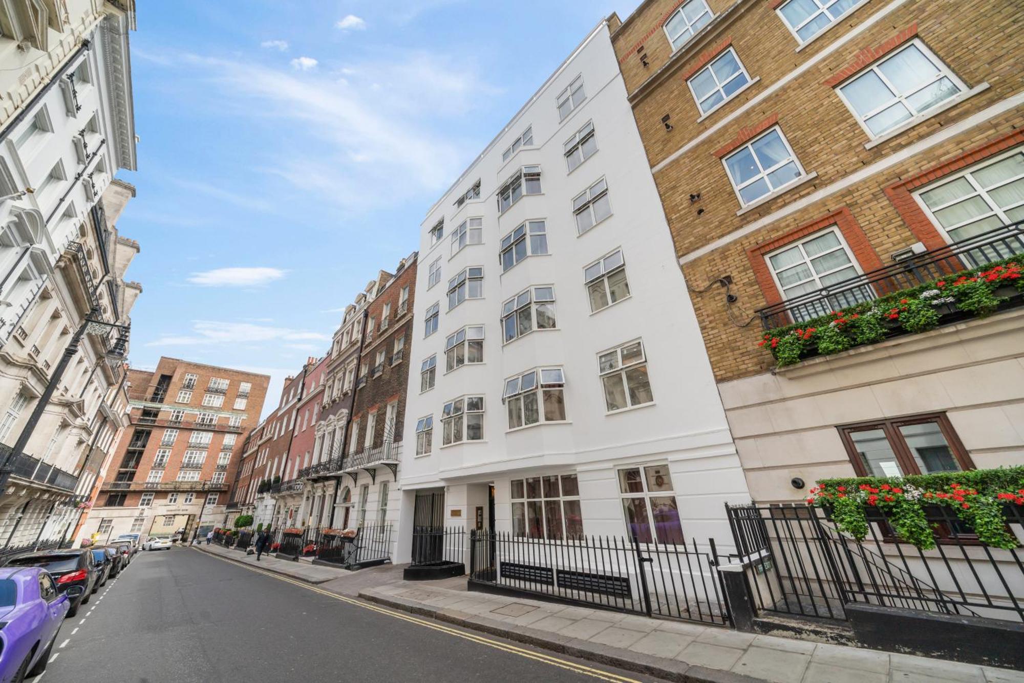 Prime Mayfair Luxury Stunning 2 Bedroom H12 *